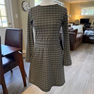 Veronica M size small EUB Black and Cream Long-Sleeve Fit-and-Flare Dress